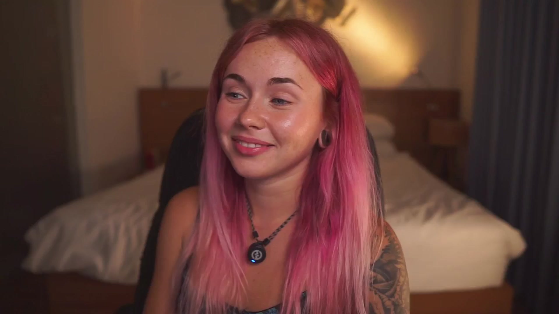 Gallery image thumbnail from Sarah_Pink's myfreecams stream on, 03/26/2026, 14:31 image 12 of 20