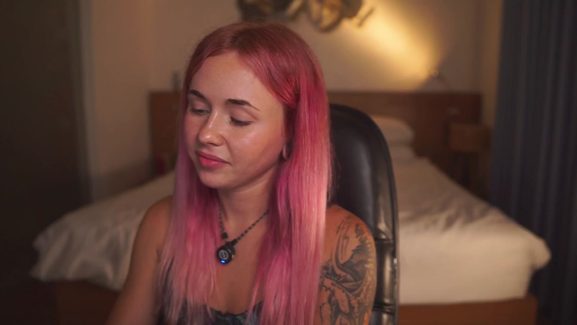 Gallery image thumbnail from Sarah_Pink's myfreecams stream on, 03/26/2026, 14:31 image 9 of 20