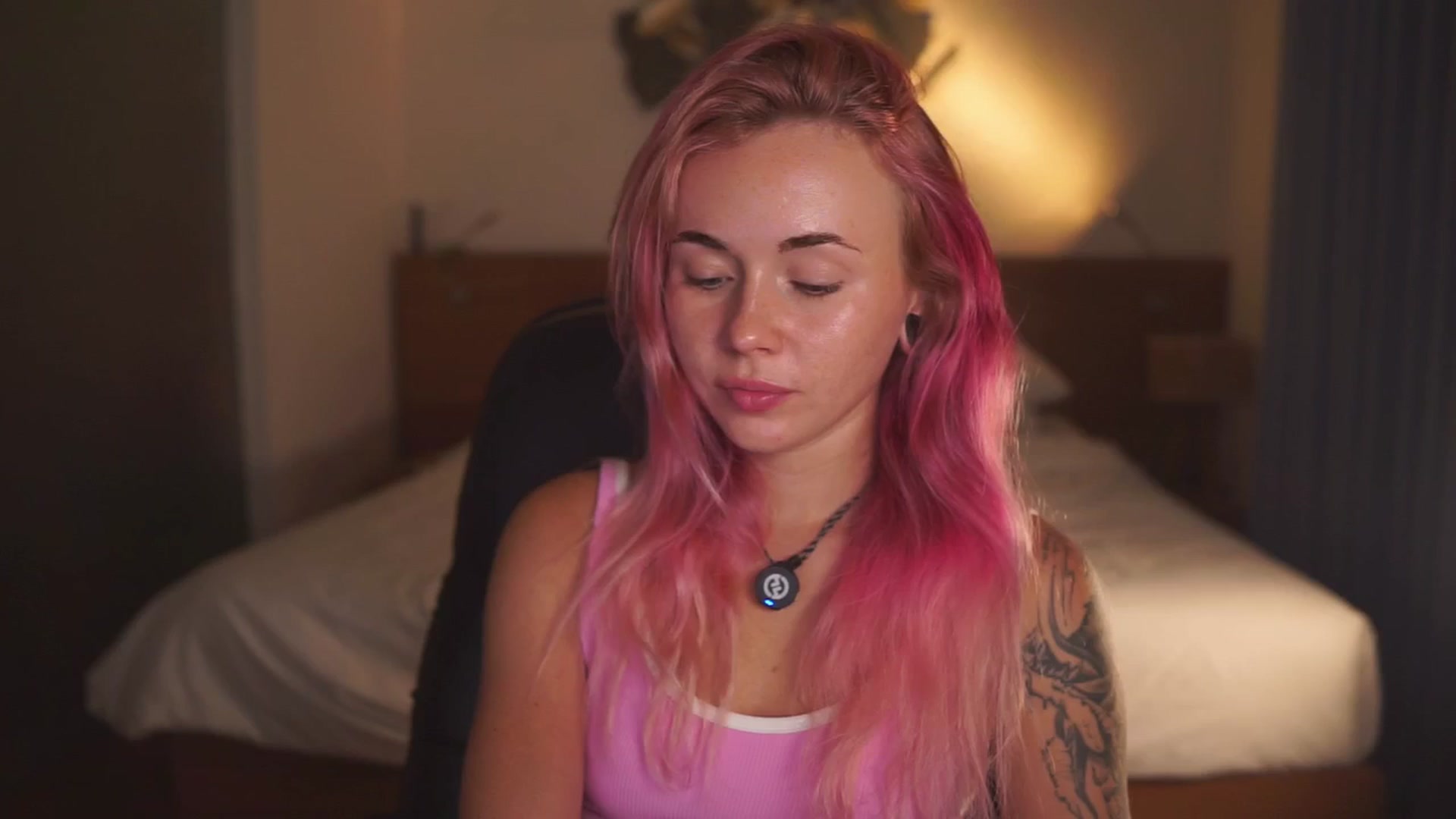 Gallery image thumbnail from Sarah_Pink's myfreecams stream on, 04/05/2026, 15:56 image 1 of 20