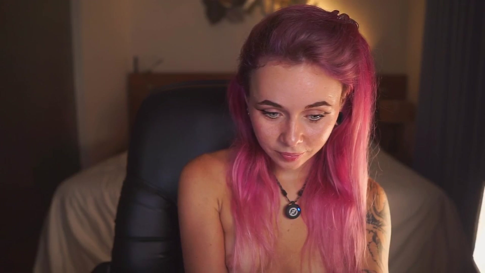 Gallery image thumbnail from Sarah_Pink's myfreecams stream on, 04/09/2026, 16:43 image 17 of 20