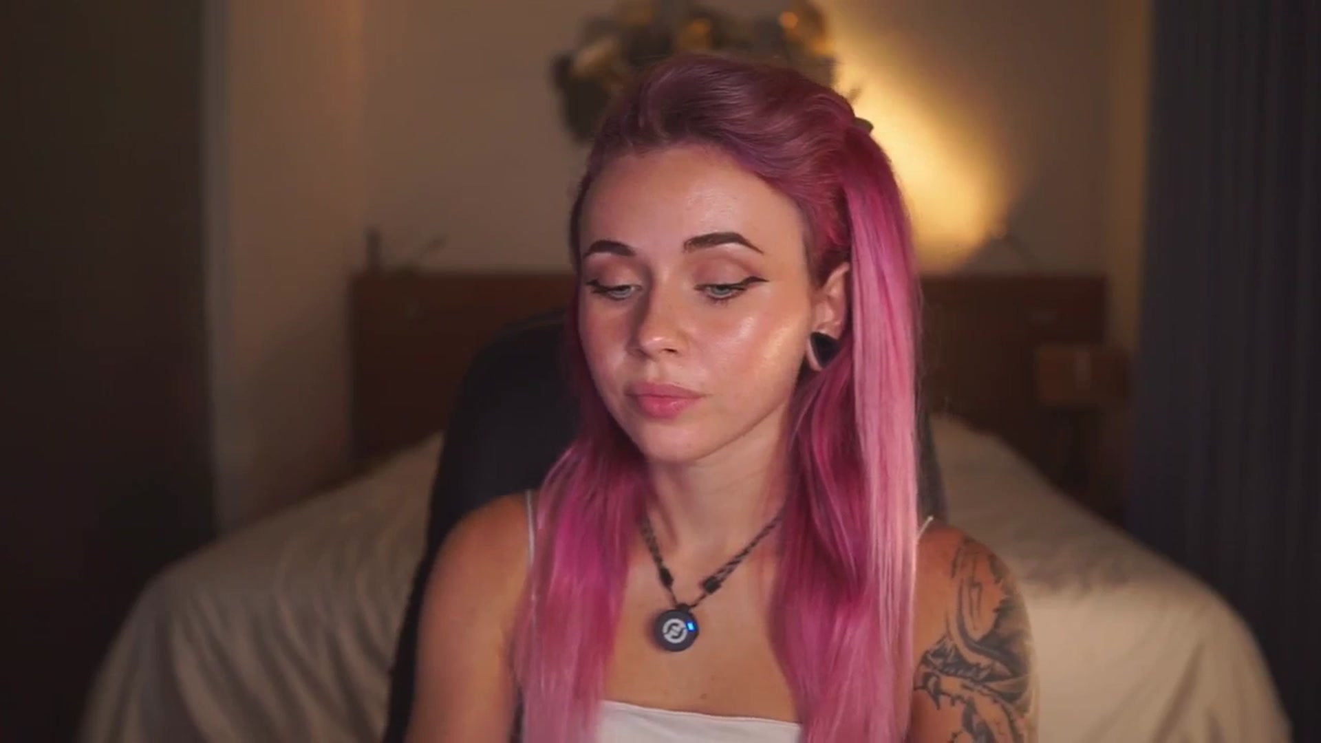 Gallery image thumbnail from Sarah_Pink's myfreecams stream on, 04/09/2026, 16:43 image 14 of 20