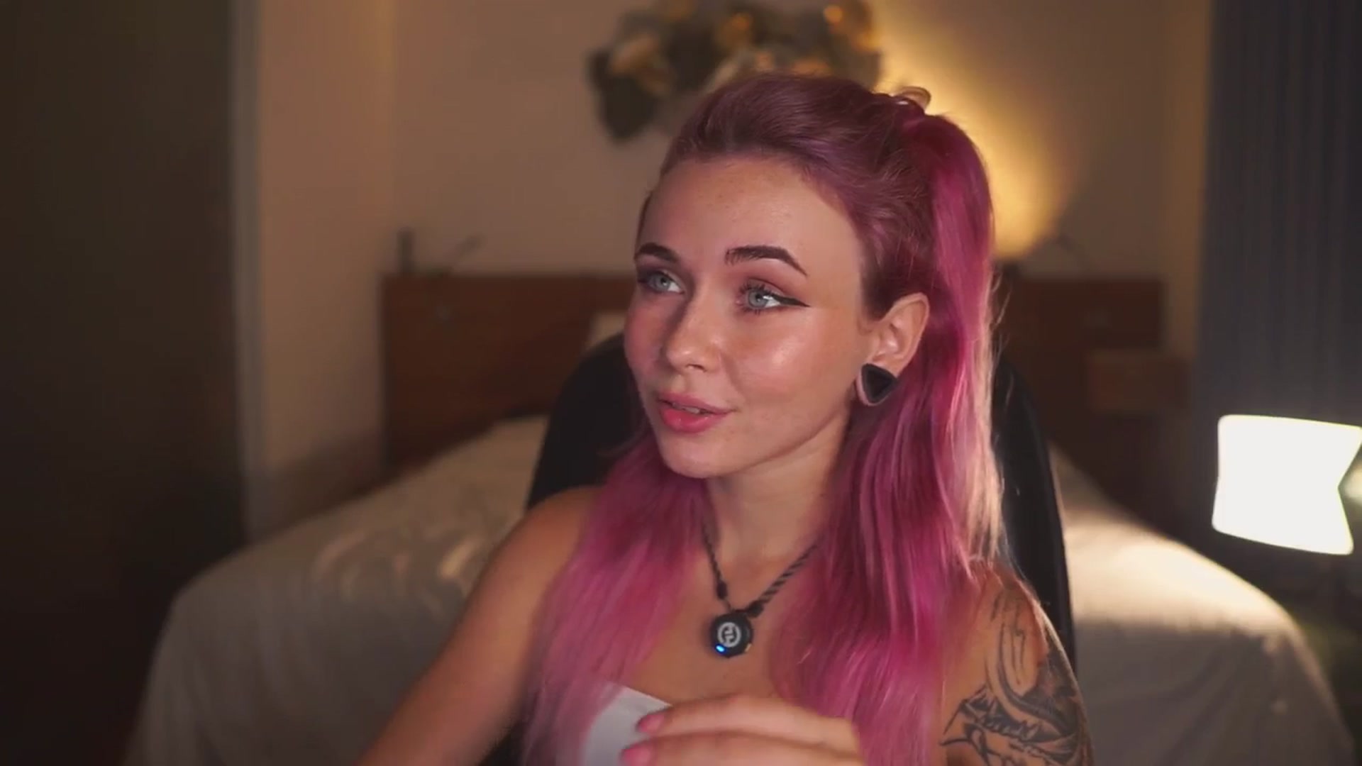Gallery image thumbnail from Sarah_Pink's myfreecams stream on, 04/09/2026, 16:43 image 2 of 20