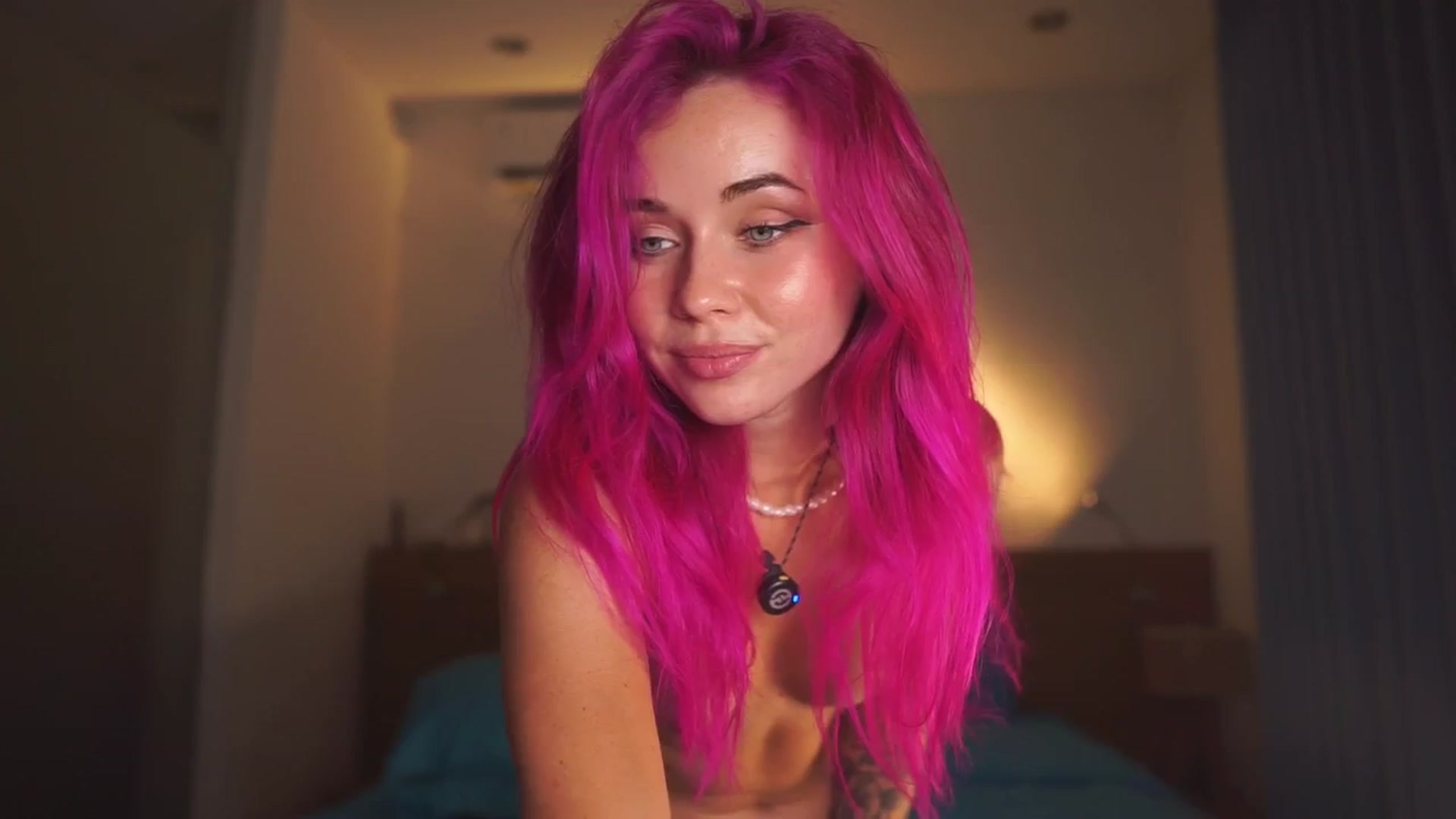 Gallery image thumbnail from Sarah_Pink's myfreecams stream on, 04/12/2026, 15:29 image 13 of 20