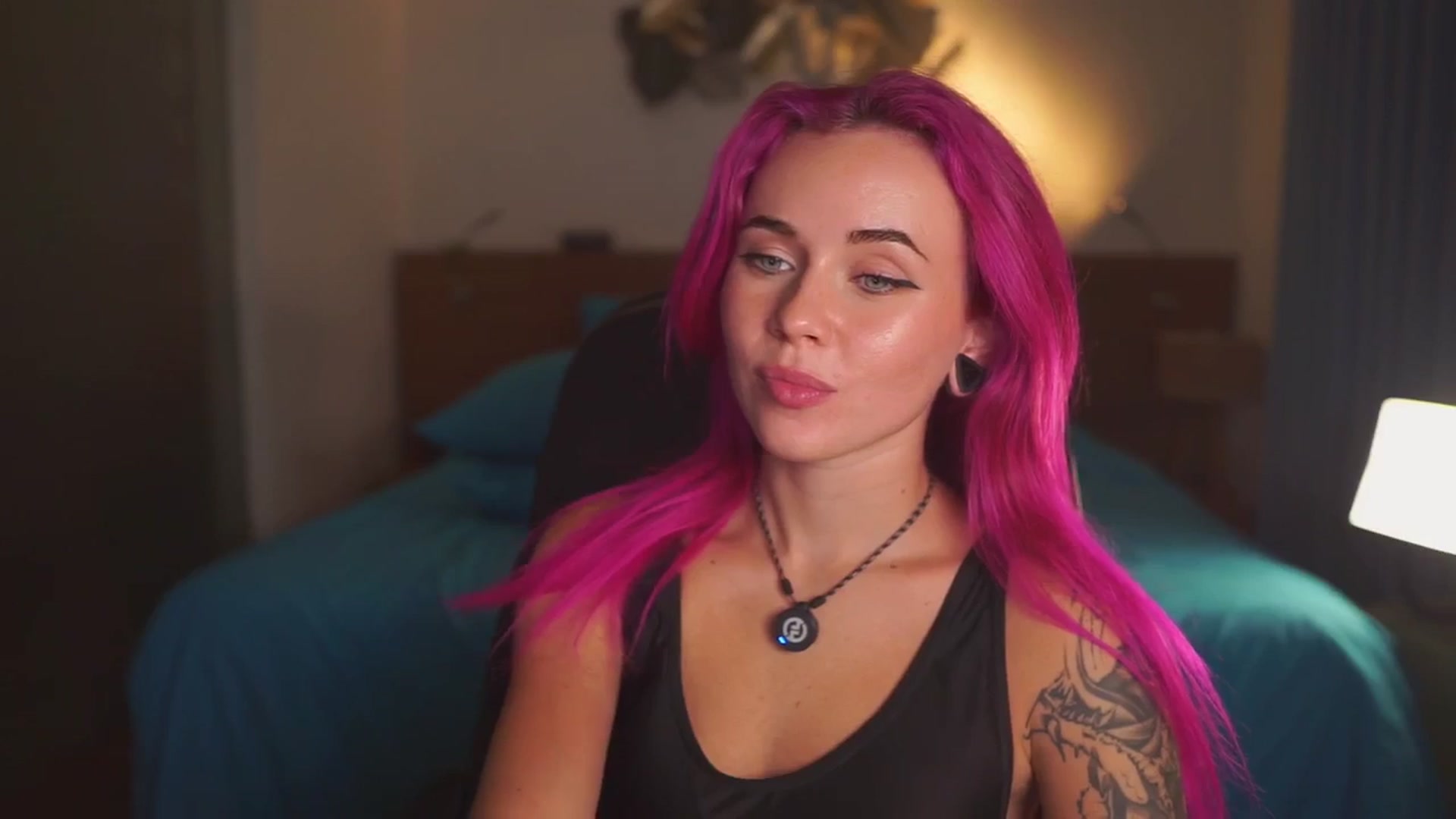 Gallery image thumbnail from Sarah_Pink's myfreecams stream on, 04/15/2026, 16:05 image 14 of 20