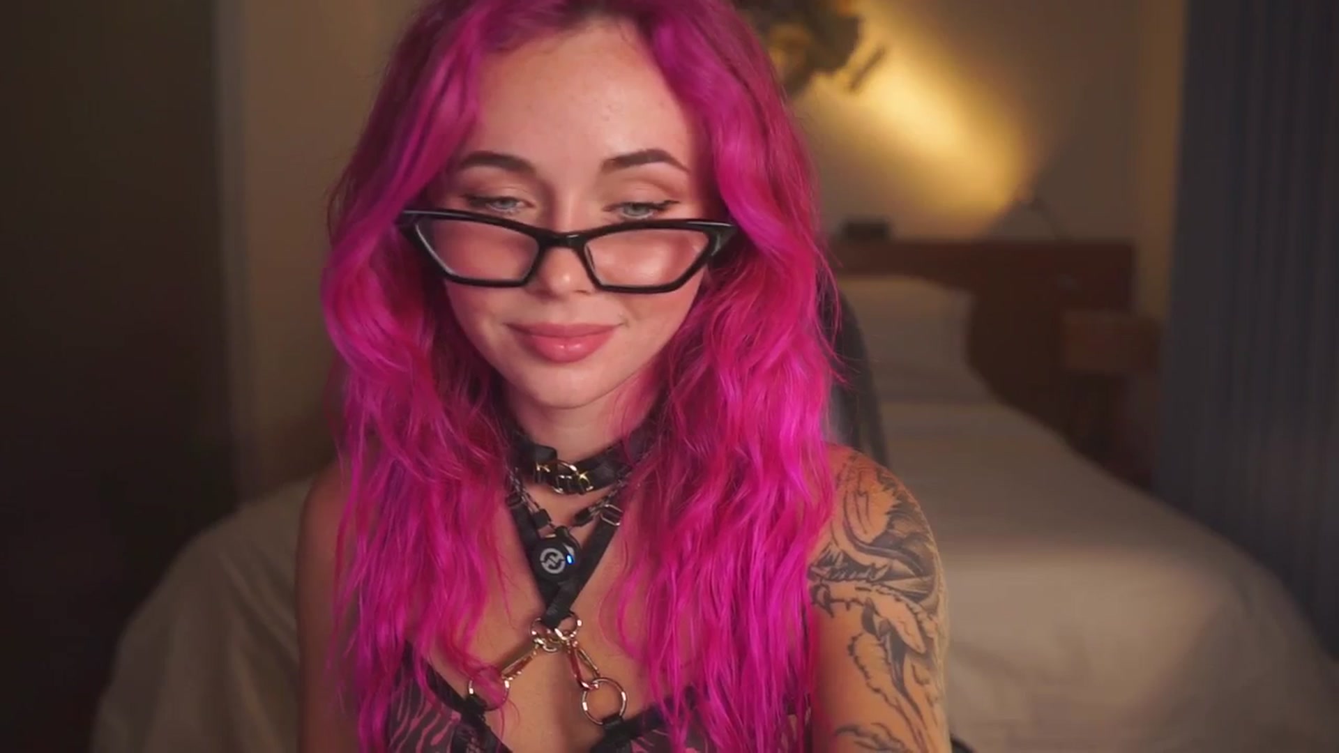 Gallery image thumbnail from Sarah_Pink's myfreecams stream on, 04/18/2026, 16:31 image 4 of 20