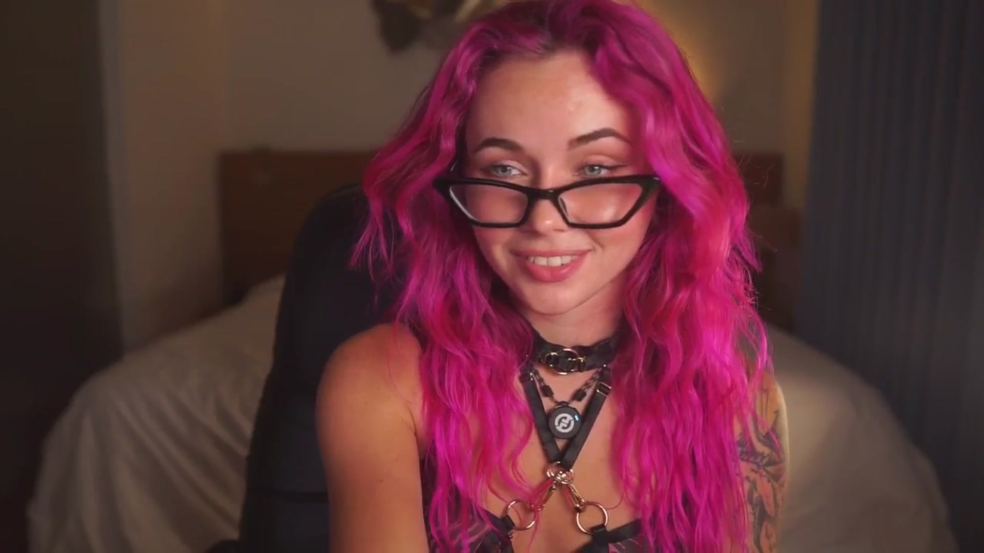 Gallery image thumbnail from Sarah_Pink's myfreecams stream on, 04/18/2026, 16:31 image 17 of 20