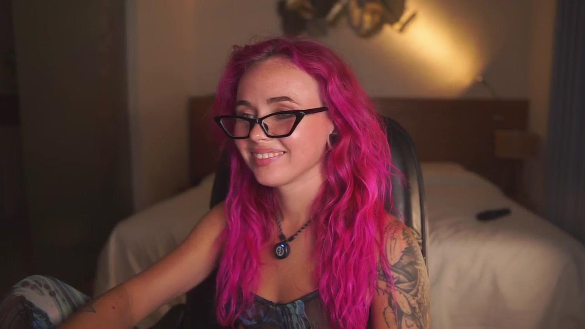 Gallery image thumbnail from Sarah_Pink's myfreecams stream on, 04/19/2026, 15:56 image 18 of 20