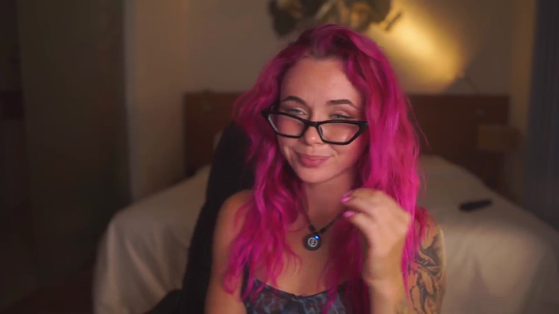 Gallery image thumbnail from Sarah_Pink's myfreecams stream on, 04/19/2026, 15:56 image 19 of 20