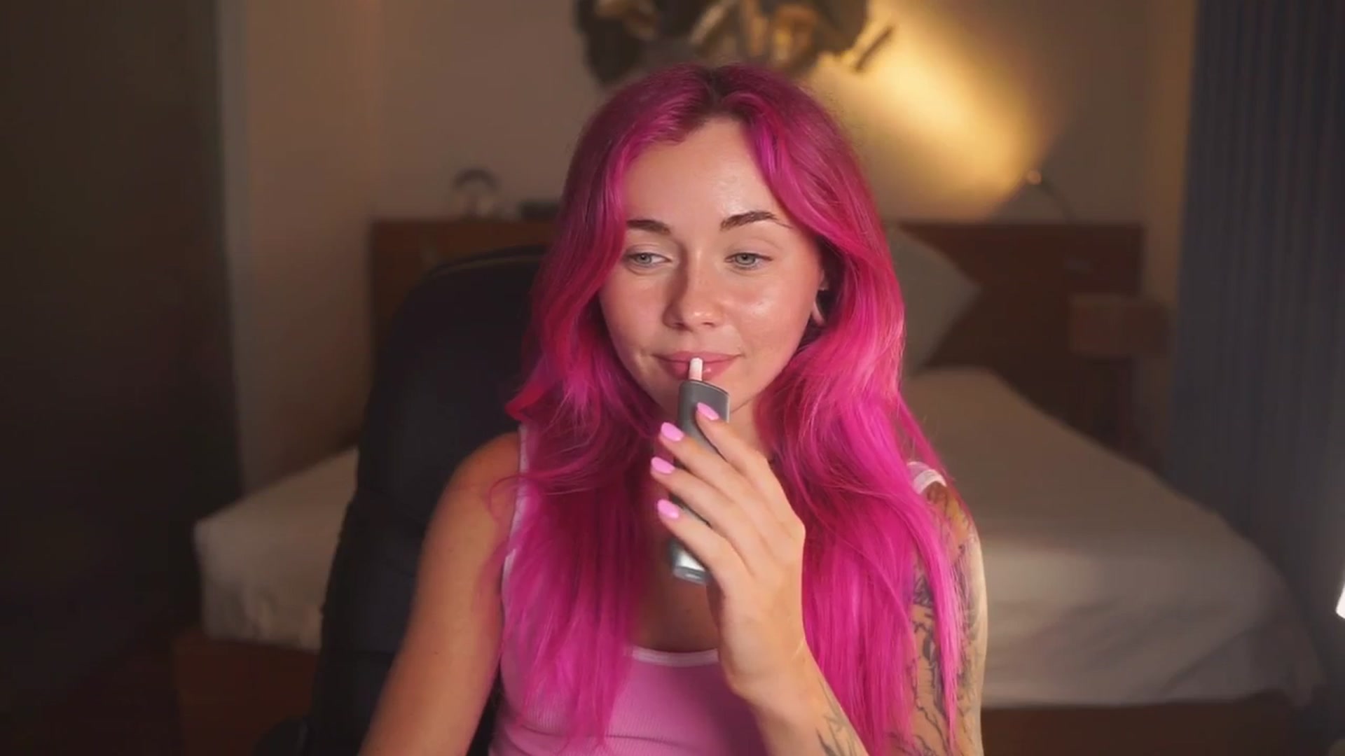 Gallery image thumbnail from Sarah_Pink's myfreecams stream on, 04/23/2026, 15:56 image 18 of 20