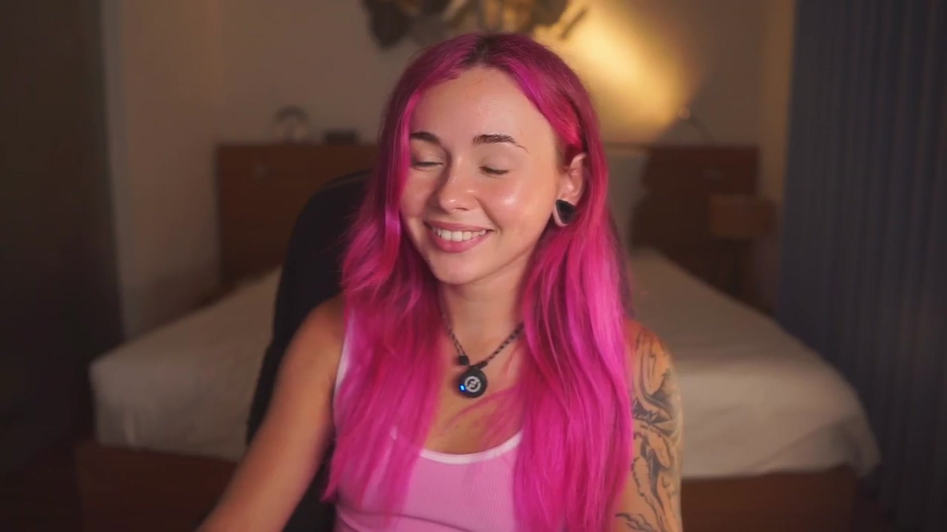 Gallery image thumbnail from Sarah_Pink's myfreecams stream on, 04/23/2026, 15:56 image 3 of 20