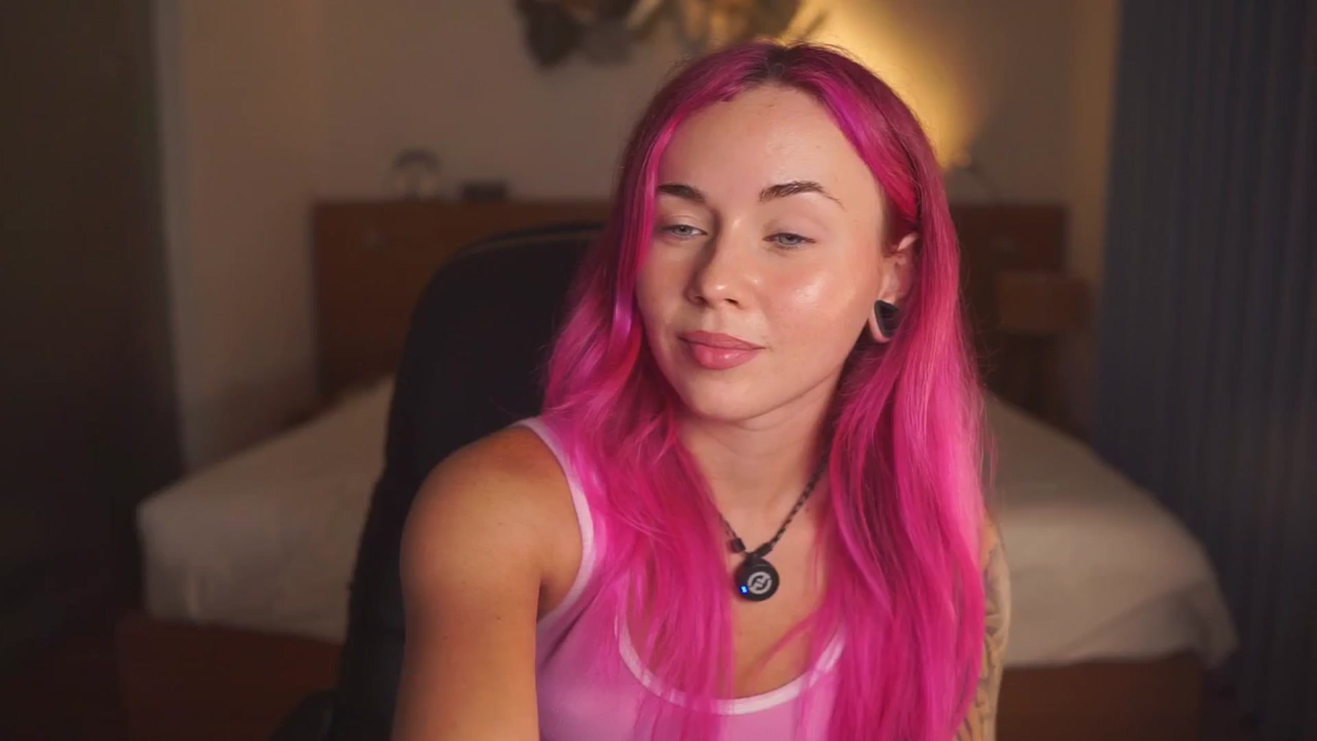Gallery image thumbnail from Sarah_Pink's myfreecams stream on, 04/23/2026, 15:56 image 1 of 20