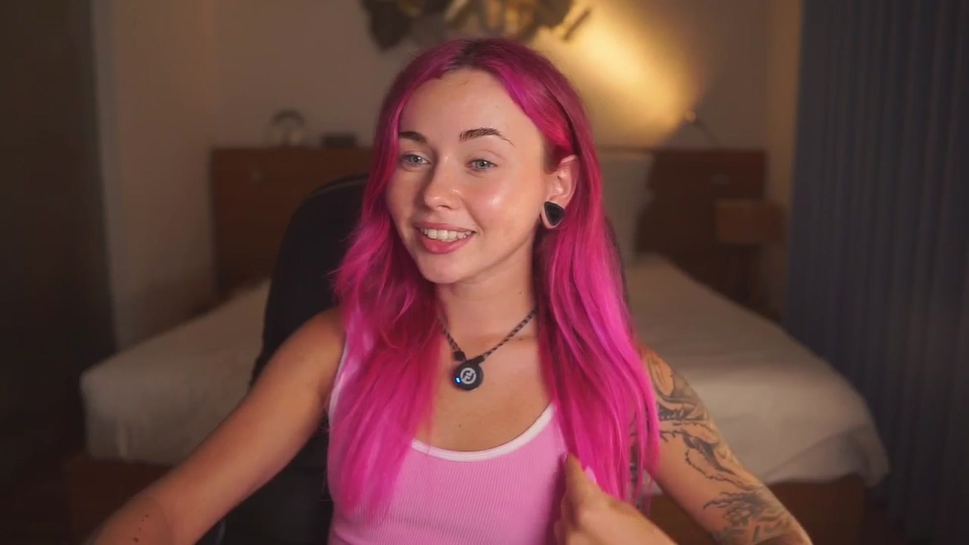 Gallery image thumbnail from Sarah_Pink's myfreecams stream on, 04/23/2026, 15:56 image 4 of 20