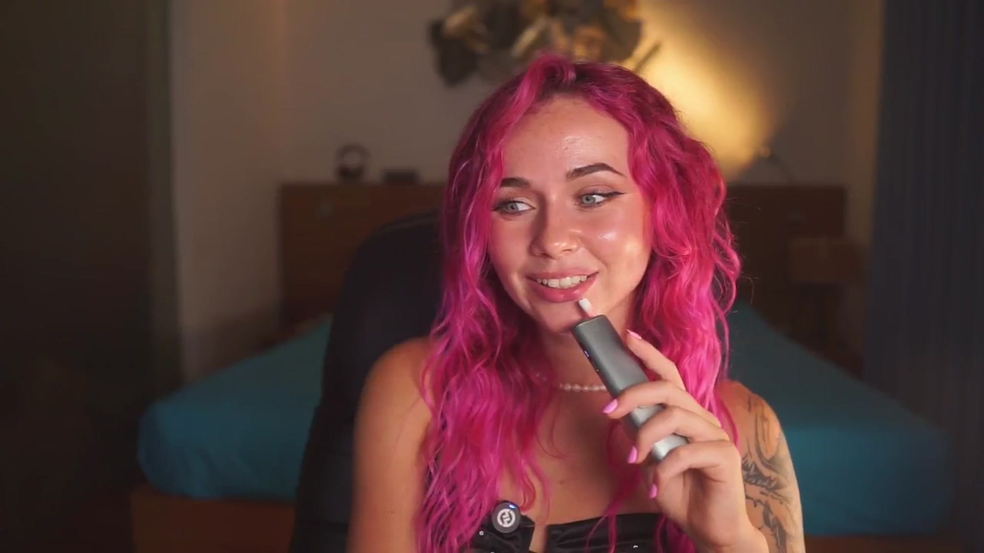 Gallery image thumbnail from Sarah_Pink's myfreecams stream on, 04/25/2026, 16:04 image 19 of 20