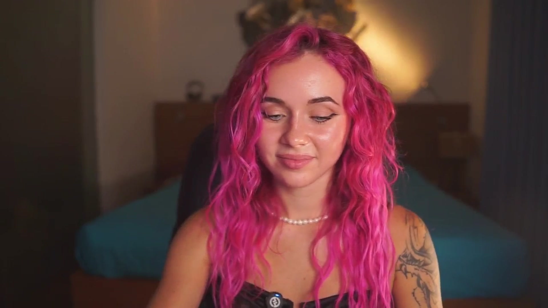 Gallery image thumbnail from Sarah_Pink's myfreecams stream on, 04/25/2026, 16:04 image 18 of 20