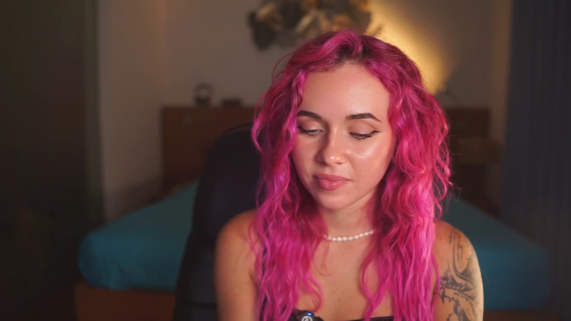 Gallery image thumbnail from Sarah_Pink's myfreecams stream on, 04/25/2026, 16:04 image 20 of 20