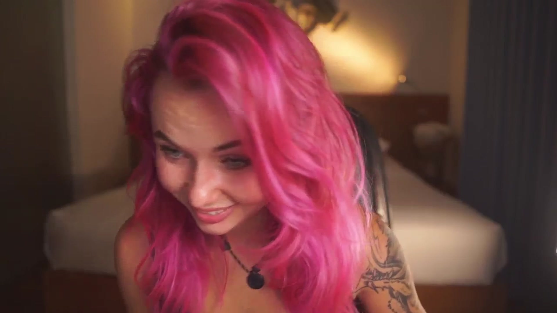 Gallery image thumbnail from Sarah_Pink's myfreecams stream on, 05/01/2026, 16:37 image 18 of 20