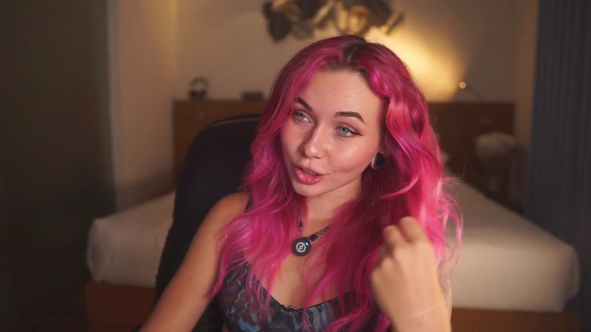 Gallery image thumbnail from Sarah_Pink's myfreecams stream on, 05/01/2026, 16:37 image 5 of 20