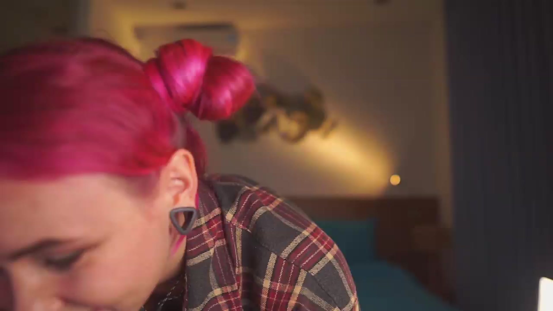 Gallery image thumbnail from Sarah_Pink's myfreecams stream on, 05/09/2026, 16:15 image 12 of 20