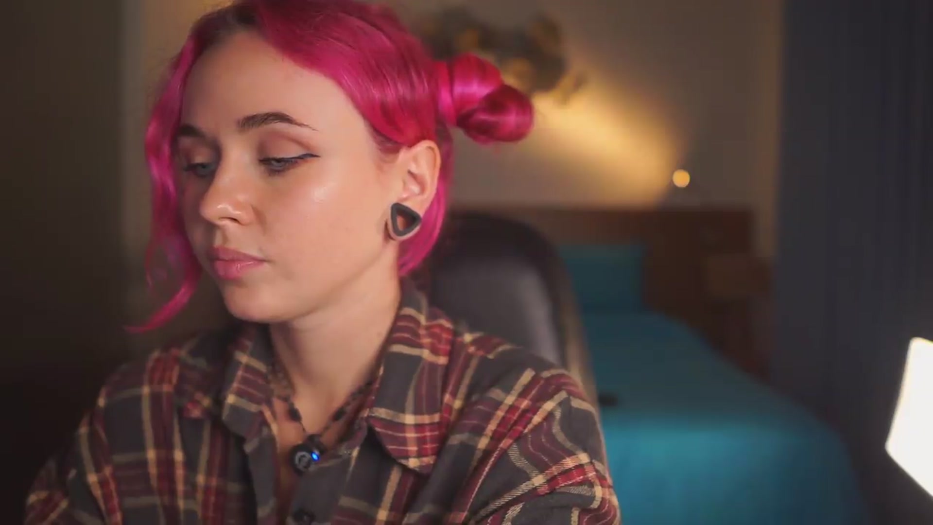 Gallery image thumbnail from Sarah_Pink's myfreecams stream on, 05/09/2026, 17:04 image 18 of 20