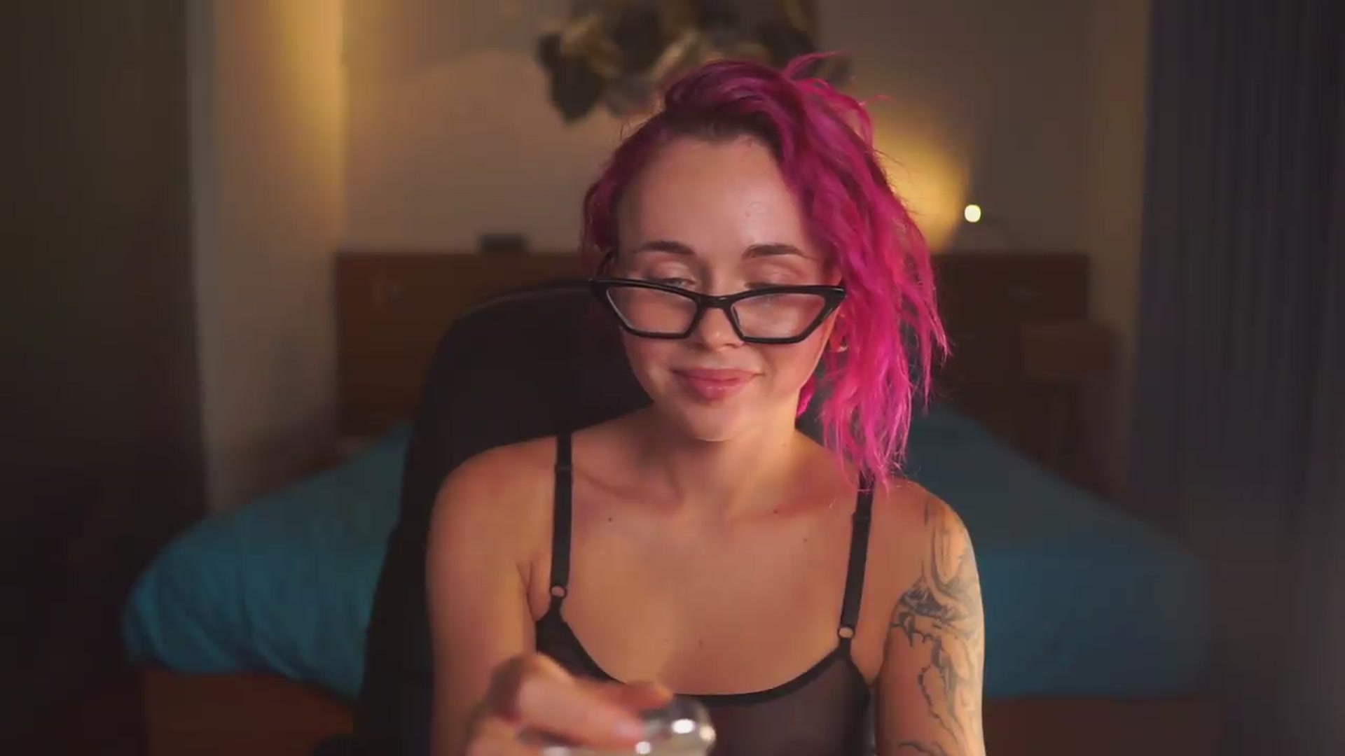 Gallery image thumbnail from Sarah_Pink's myfreecams stream on, 06/10/2026, 15:19 image 19 of 20