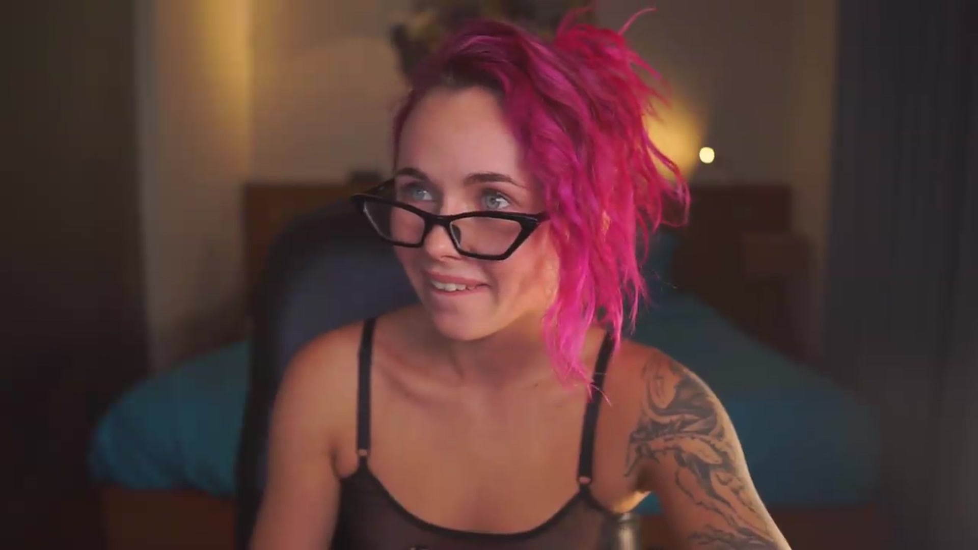 Gallery image thumbnail from Sarah_Pink's myfreecams stream on, 06/10/2026, 15:19 image 5 of 20