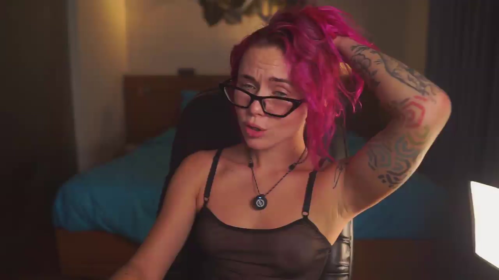 Gallery image thumbnail from Sarah_Pink's myfreecams stream on, 06/10/2026, 17:21 image 2 of 20