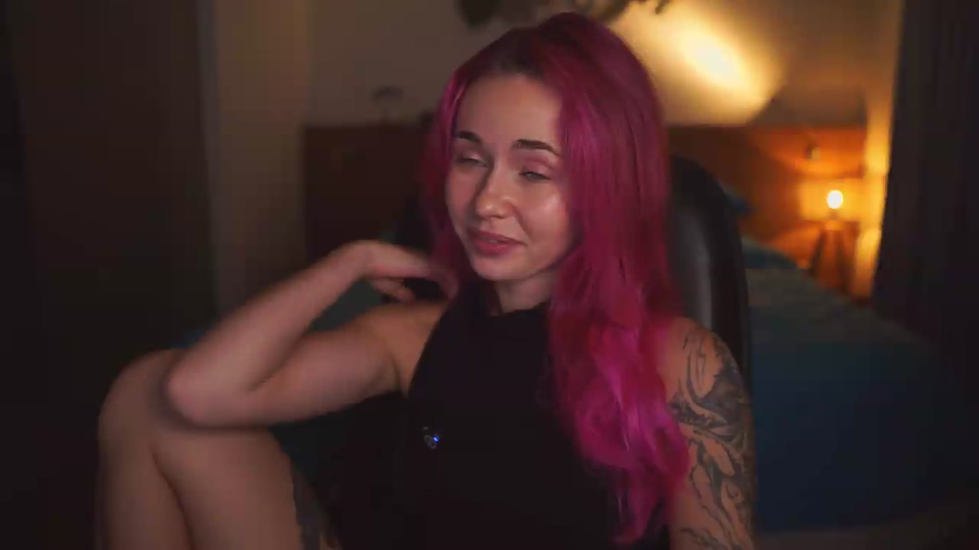 Gallery image thumbnail from Sarah_Pink's myfreecams stream on, 06/24/2026, 14:45 image 14 of 20