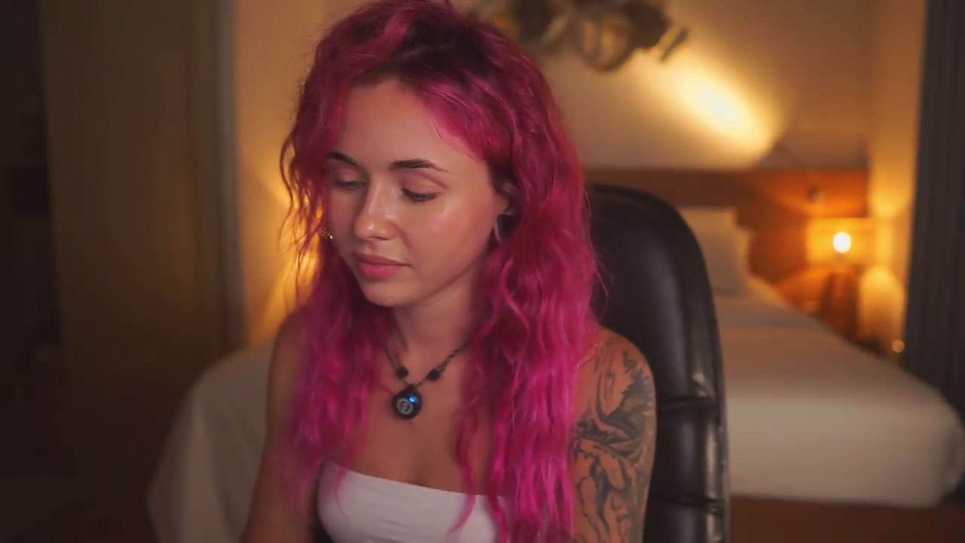 Gallery image thumbnail from Sarah_Pink's myfreecams stream on, 06/28/2026, 16:39 image 16 of 20