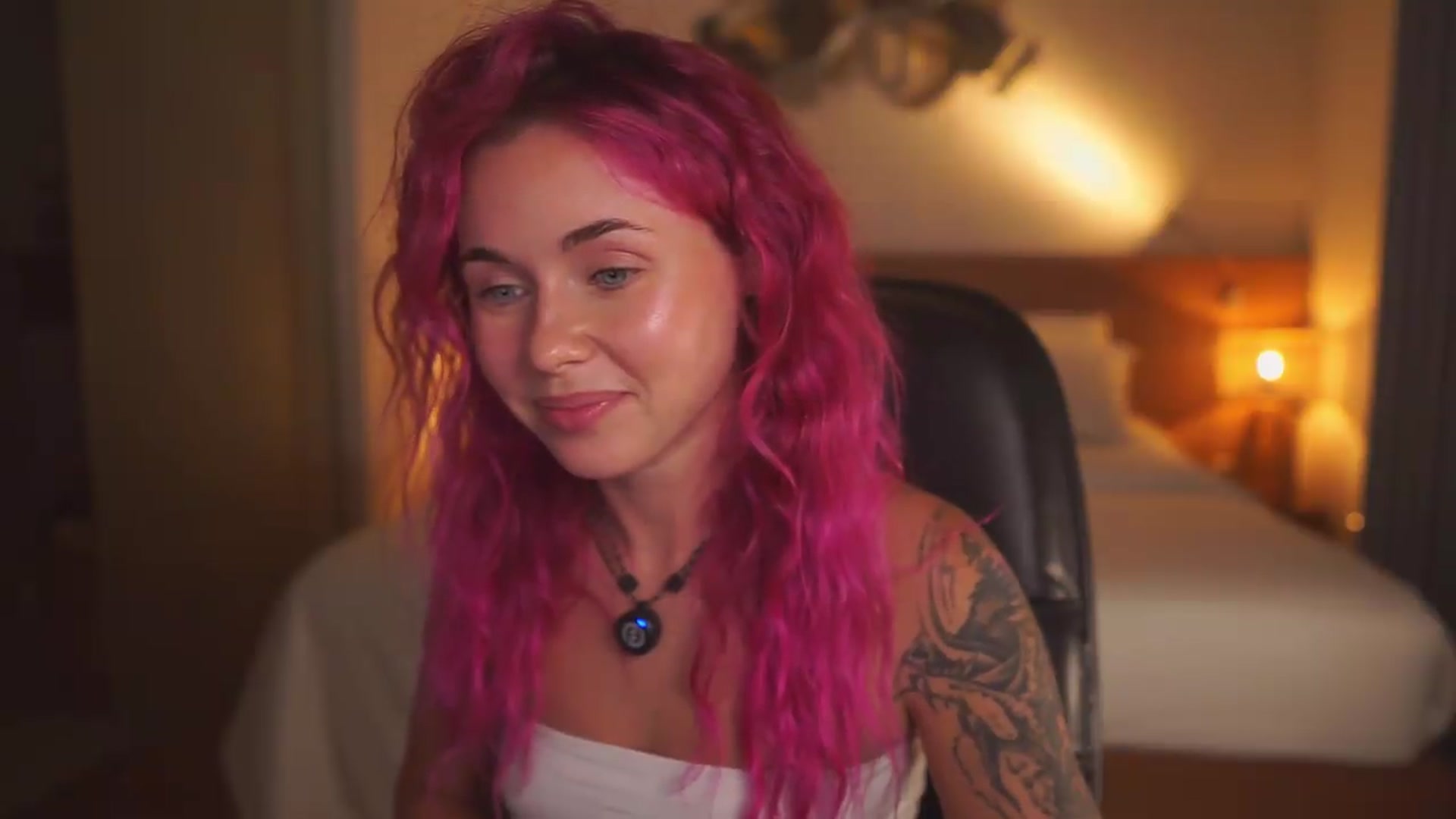 Gallery image thumbnail from Sarah_Pink's myfreecams stream on, 06/28/2026, 16:39 image 17 of 20