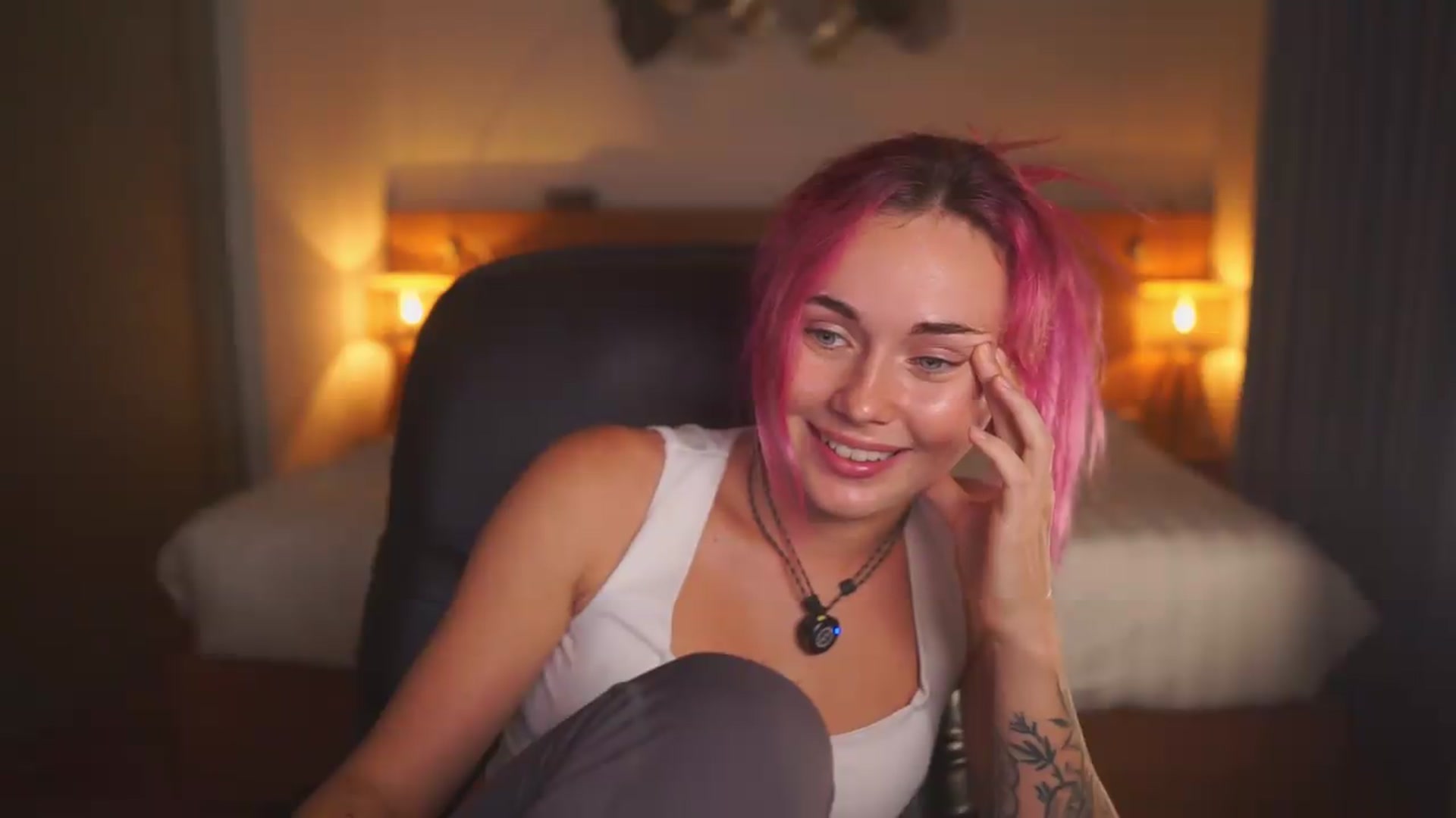 Gallery image thumbnail from Sarah_Pink's myfreecams stream on, 07/11/2026, 16:36 image 5 of 20