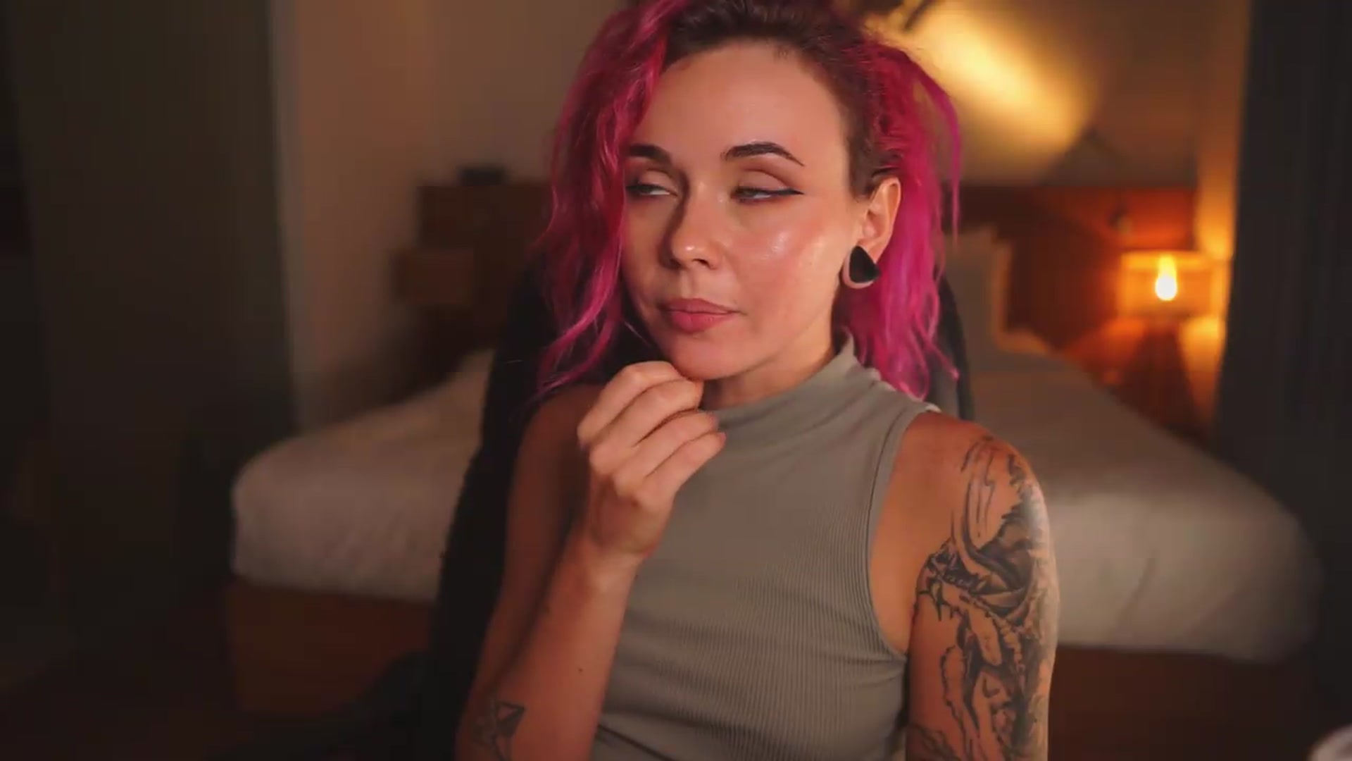 Gallery image thumbnail from Sarah_Pink's myfreecams stream on, 08/08/2026, 15:05 image 14 of 20