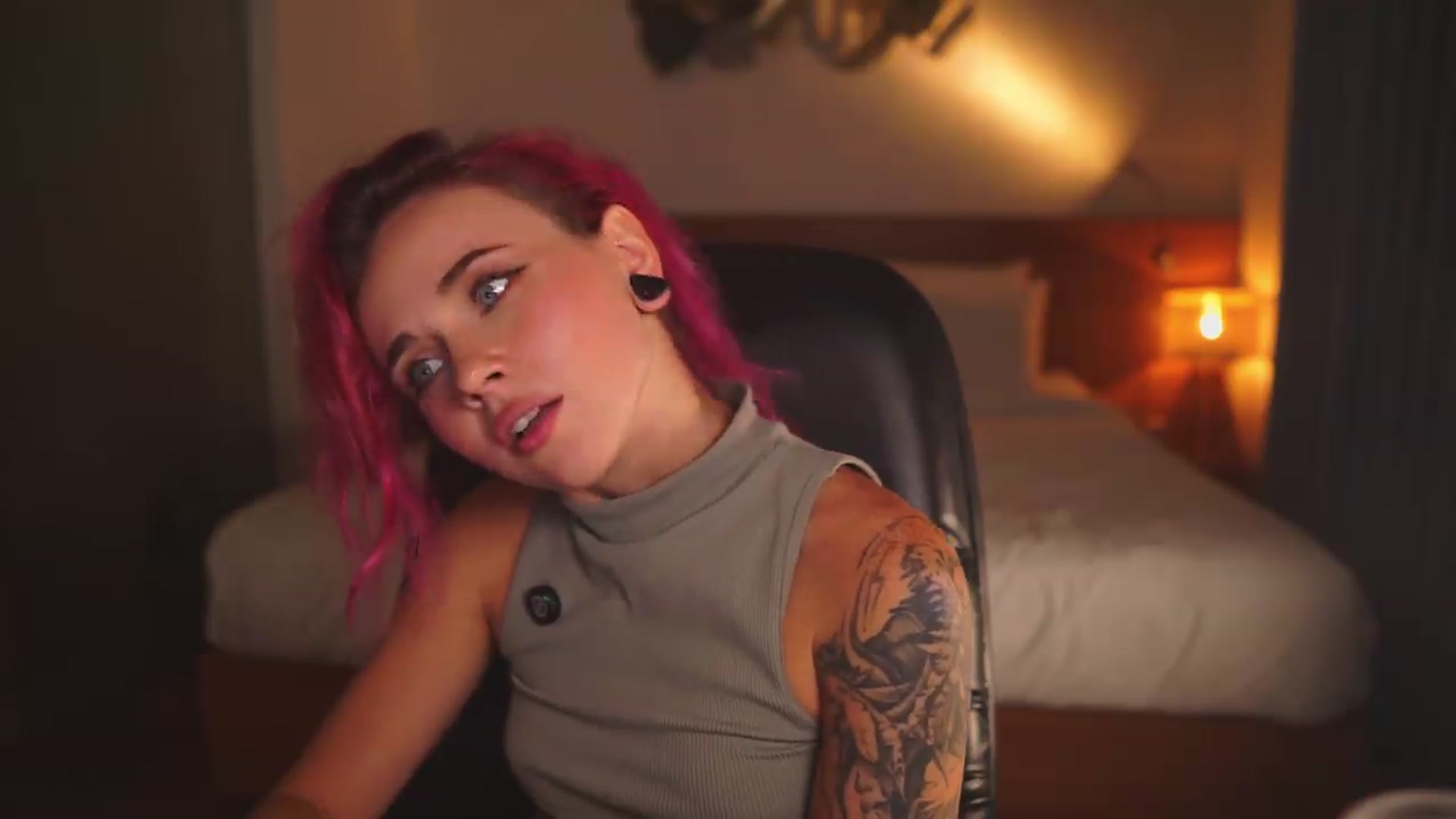Gallery image thumbnail from Sarah_Pink's myfreecams stream on, 08/08/2026, 15:05 image 7 of 20