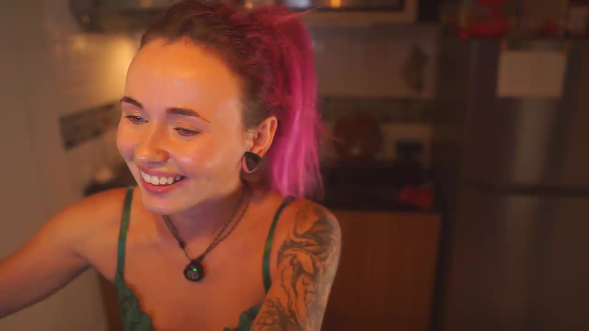 Gallery image thumbnail from Sarah_Pink's myfreecams stream on, 08/09/2026, 16:09 image 17 of 20