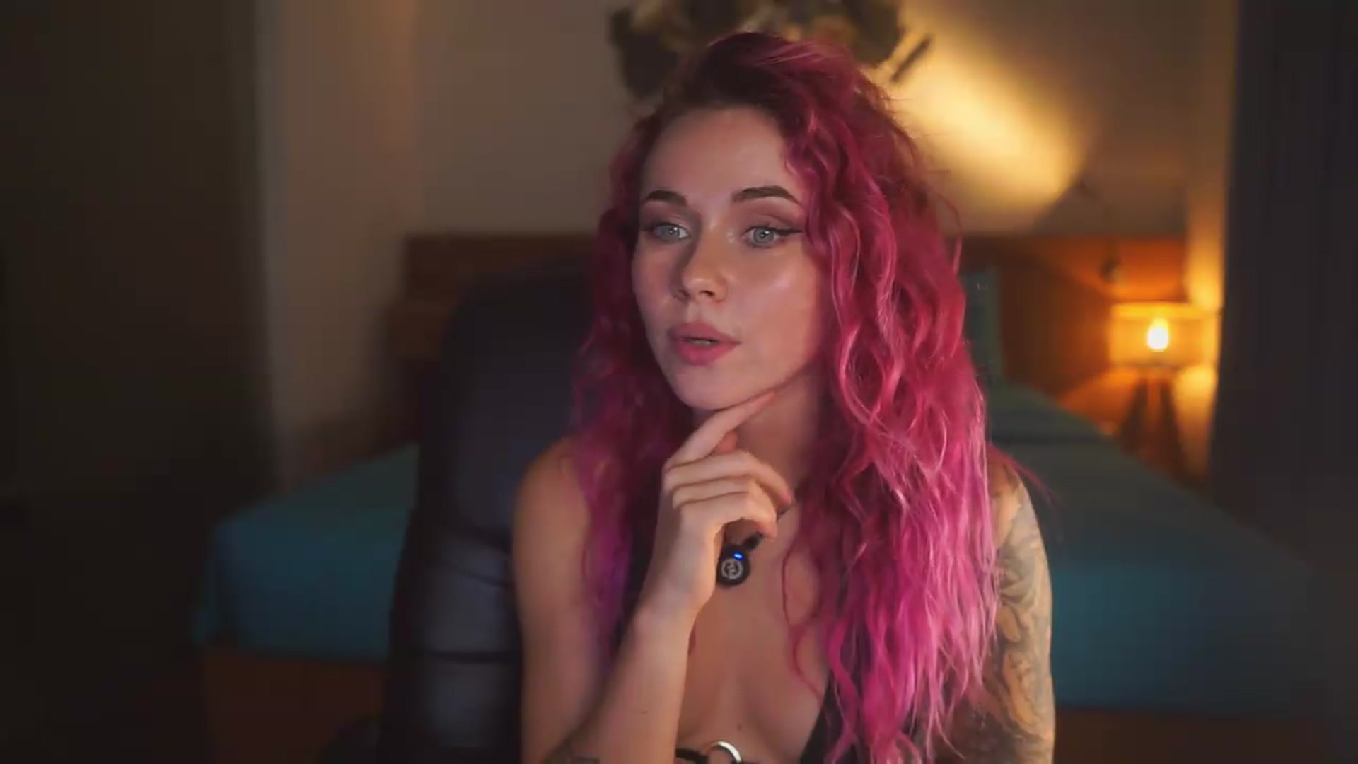 Gallery image thumbnail from Sarah_Pink's myfreecams stream on, 08/14/2026, 11:52 image 17 of 20