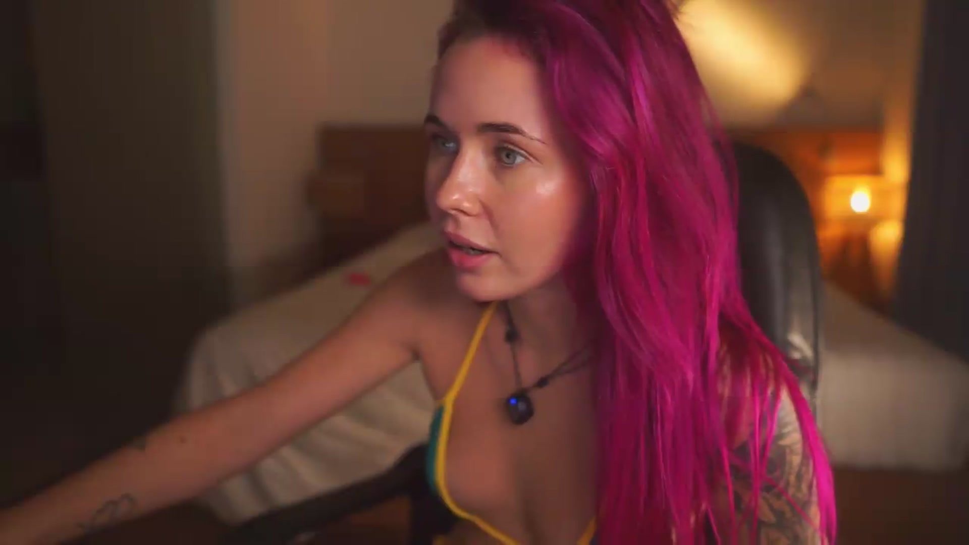 Gallery image thumbnail from Sarah_Pink's myfreecams stream on, 08/27/2026, 13:23 image 14 of 20