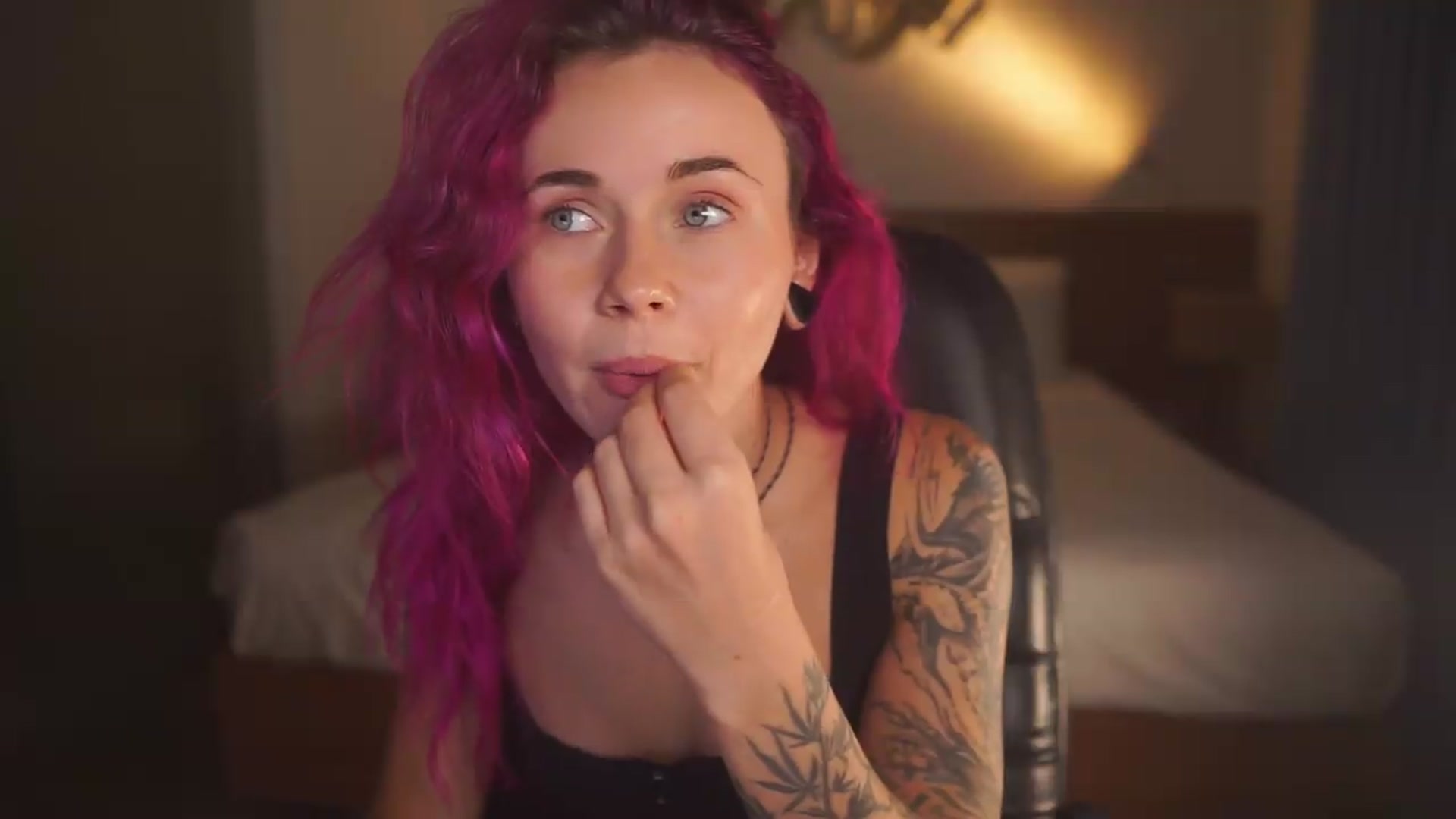 Gallery image thumbnail from Sarah_Pink's myfreecams stream on, 09/05/2026, 10:55 image 5 of 20
