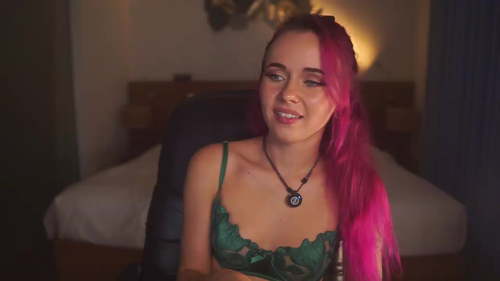 Gallery image thumbnail from Sarah_Pink's myfreecams stream on, 09/07/2026, 10:28 image 18 of 20