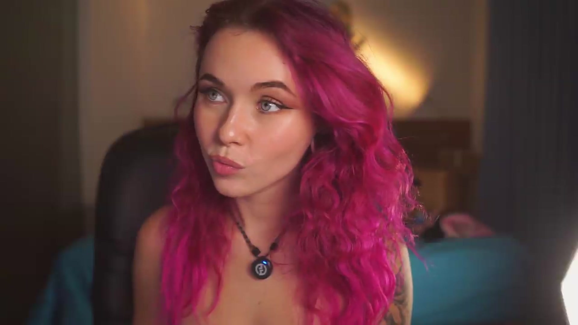 Gallery image thumbnail from Sarah_Pink's myfreecams stream on, 09/12/2026, 15:21 image 20 of 20