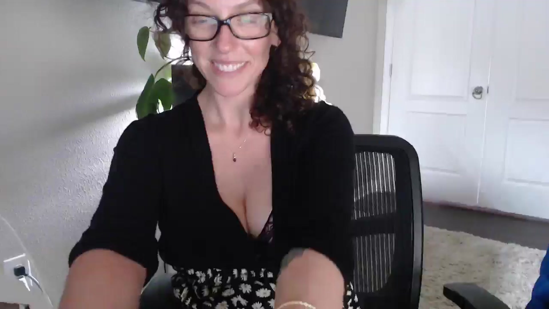 Gallery image thumbnail from Sarah_Stark's myfreecams stream on, 02/17/2026, 17:13 image 13 of 20