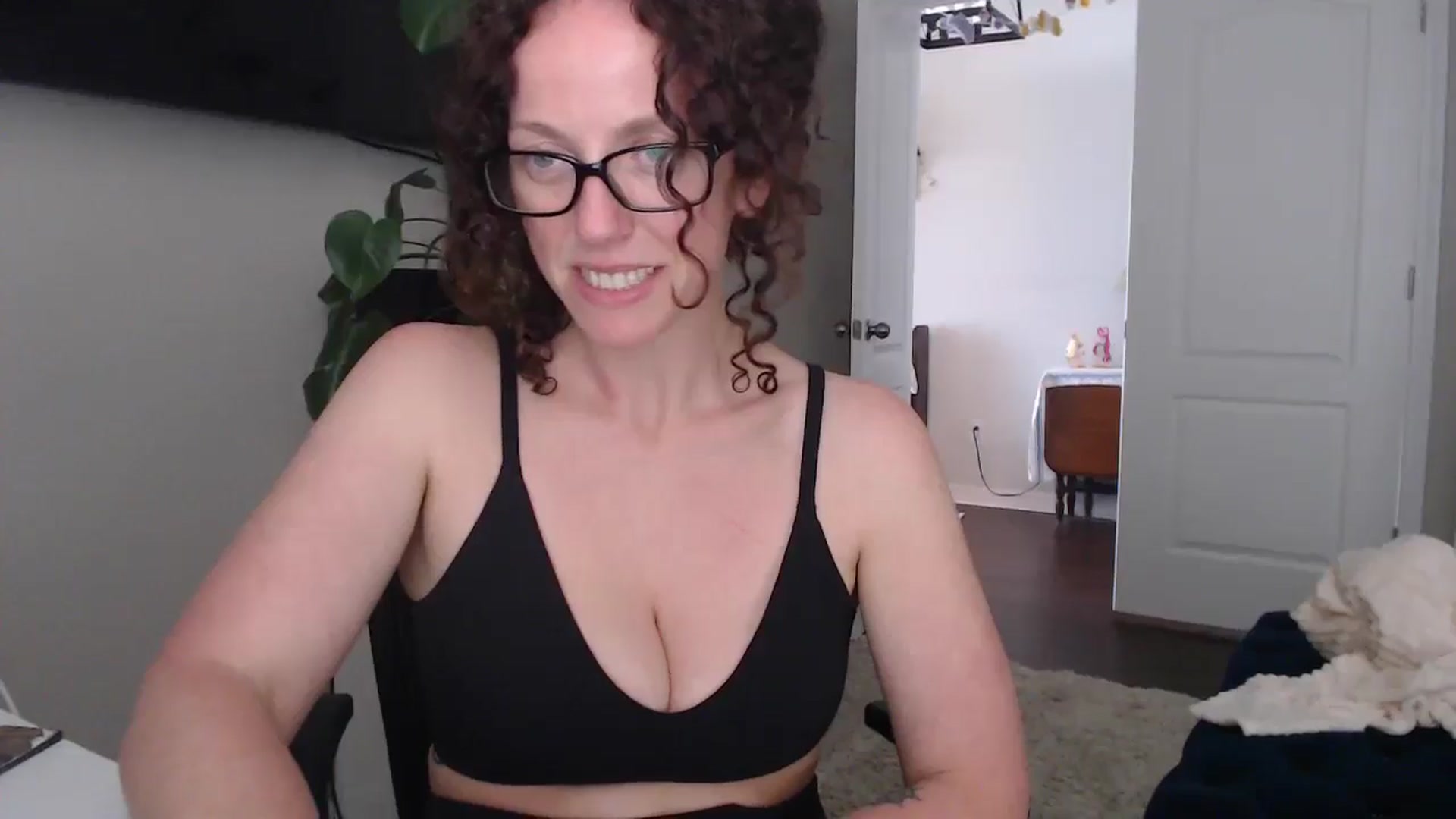 Gallery image thumbnail from Sarah_Stark's myfreecams stream on, 03/06/2026, 17:32 image 12 of 20