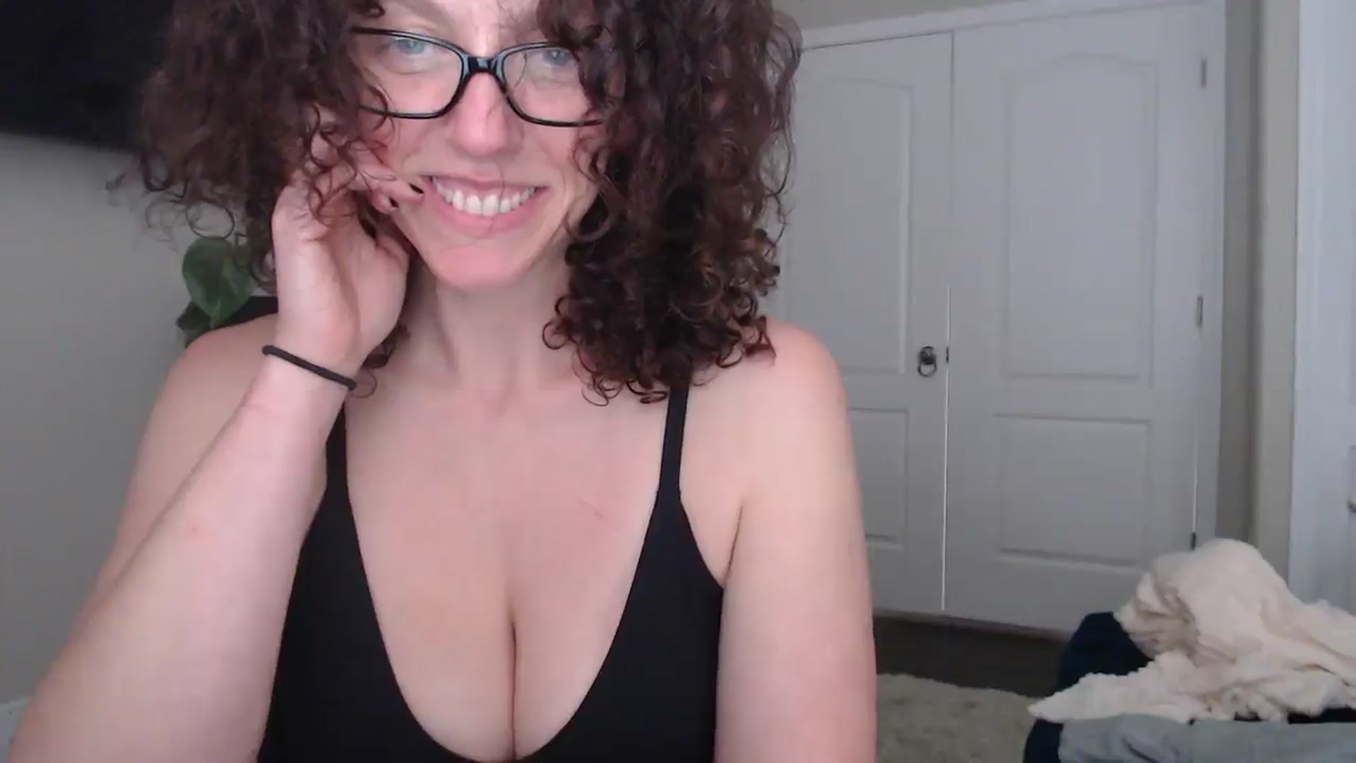 Gallery image thumbnail from Sarah_Stark's myfreecams stream on, 03/06/2026, 17:32 image 16 of 20