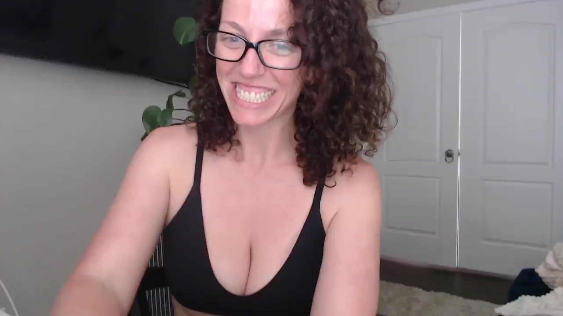 Gallery image thumbnail from Sarah_Stark's myfreecams stream on, 03/06/2026, 17:32 image 20 of 20