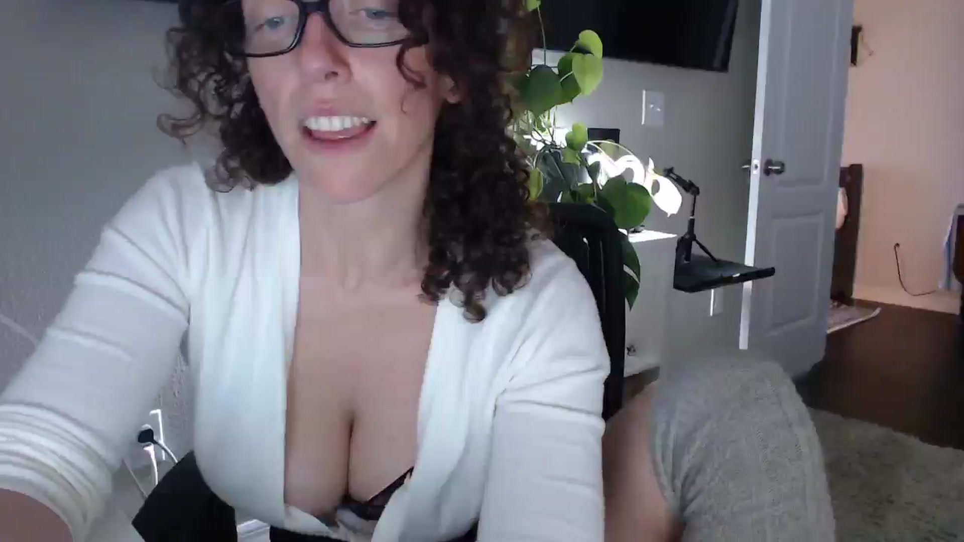 Gallery image thumbnail from Sarah_Stark's myfreecams stream on, 03/16/2026, 13:40 image 14 of 20