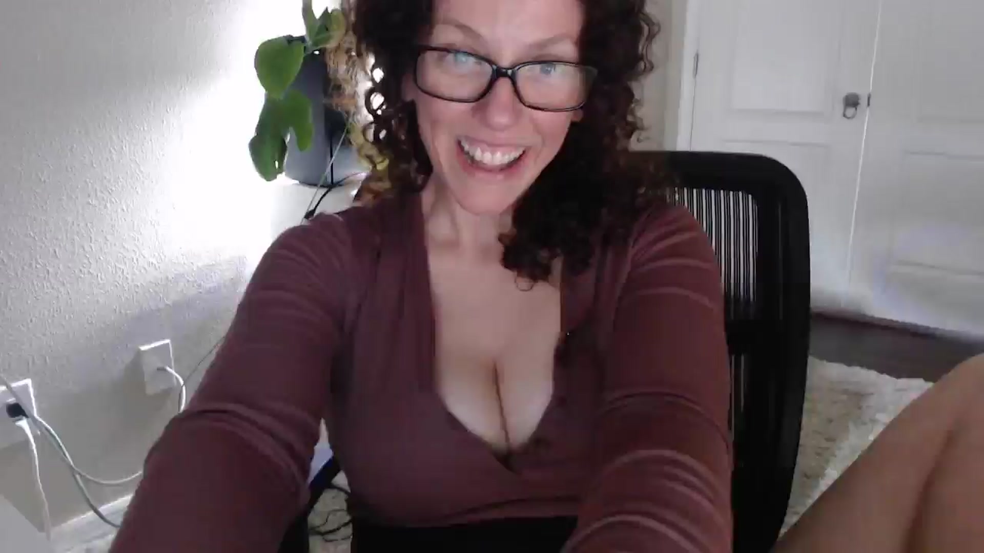 Gallery image thumbnail from Sarah_Stark's myfreecams stream on, 03/18/2026, 16:03 image 17 of 20