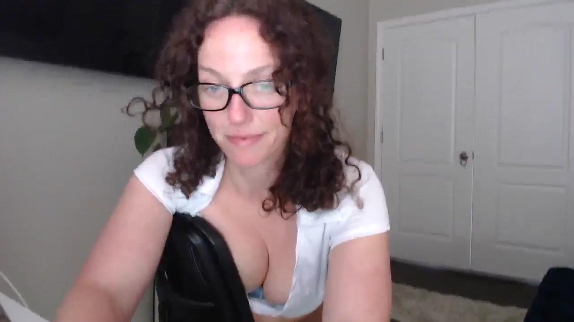 Gallery image thumbnail from Sarah_Stark's myfreecams stream on, 03/19/2026, 15:12 image 17 of 20