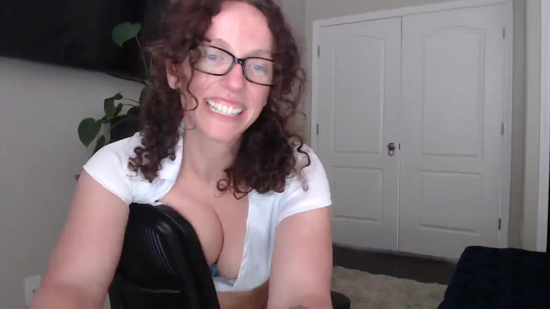 Gallery image thumbnail from Sarah_Stark's myfreecams stream on, 03/19/2026, 15:12 image 14 of 20