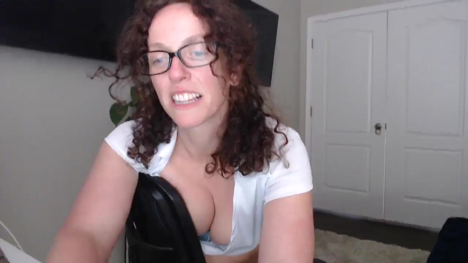 Gallery image thumbnail from Sarah_Stark's myfreecams stream on, 03/19/2026, 15:12 image 16 of 20