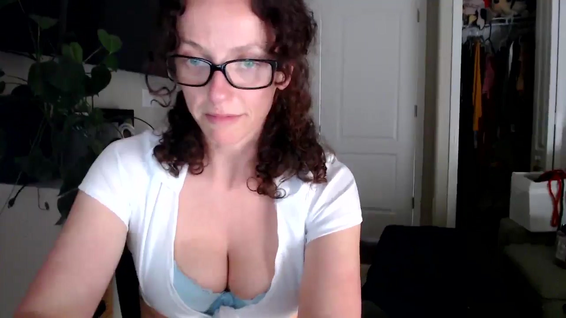 Gallery image thumbnail from Sarah_Stark's myfreecams stream on, 03/19/2026, 17:42 image 17 of 20