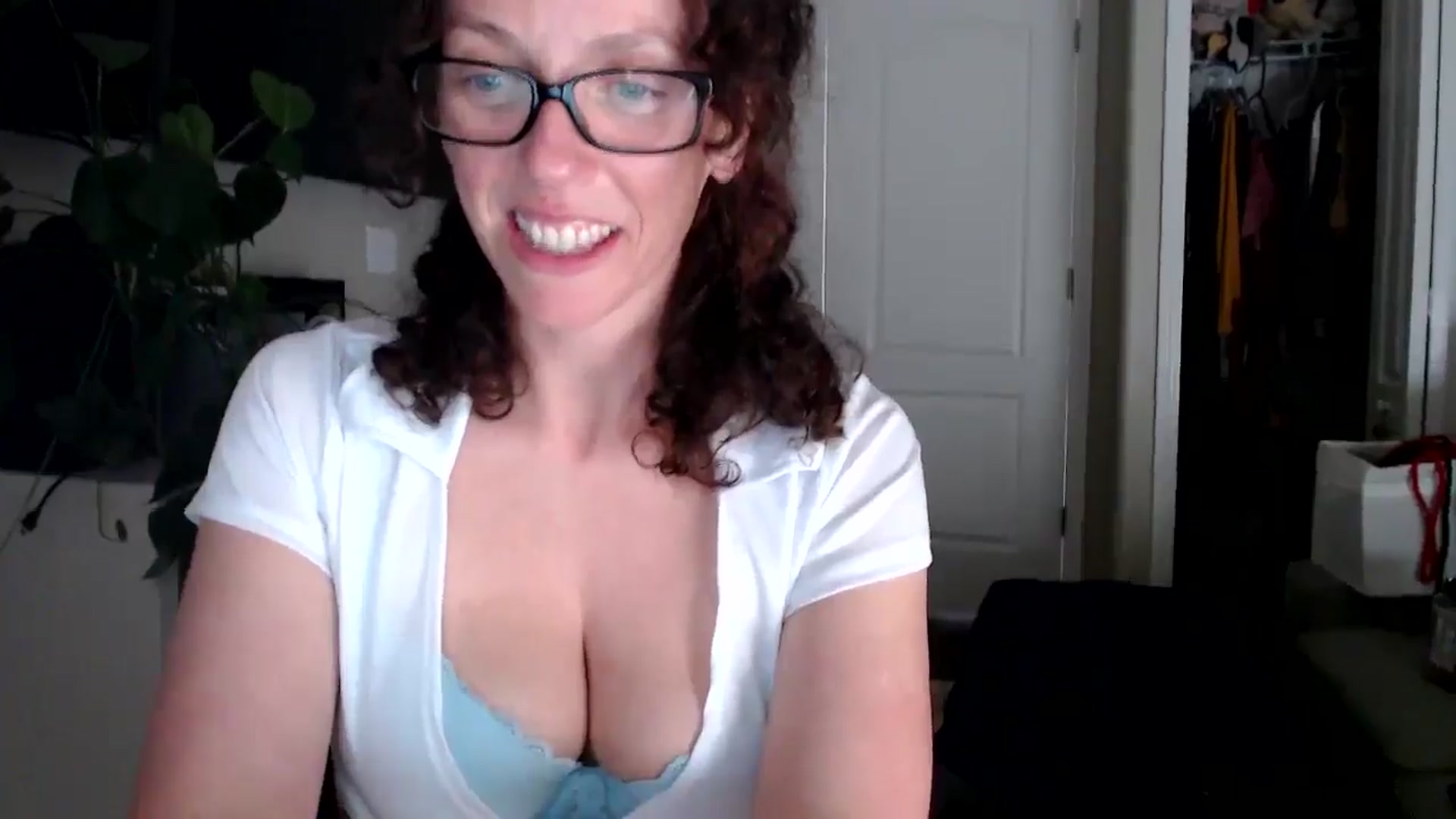 Gallery image thumbnail from Sarah_Stark's myfreecams stream on, 03/19/2026, 17:42 image 16 of 20