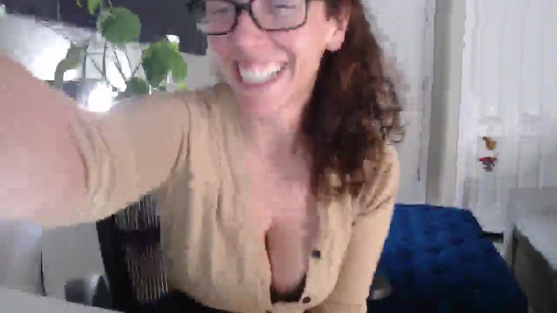 Gallery image thumbnail from Sarah_Stark's myfreecams stream on, 04/06/2026, 14:15 image 5 of 20